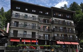 Hotel Etoile De Neige  2*