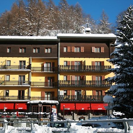 Hotel Etoile De Neige Valtournenche Buitenkant foto