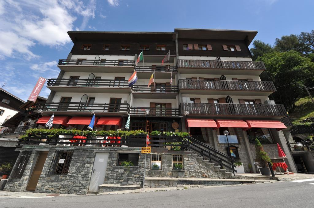 Hotel Etoile De Neige Valtournenche Buitenkant foto