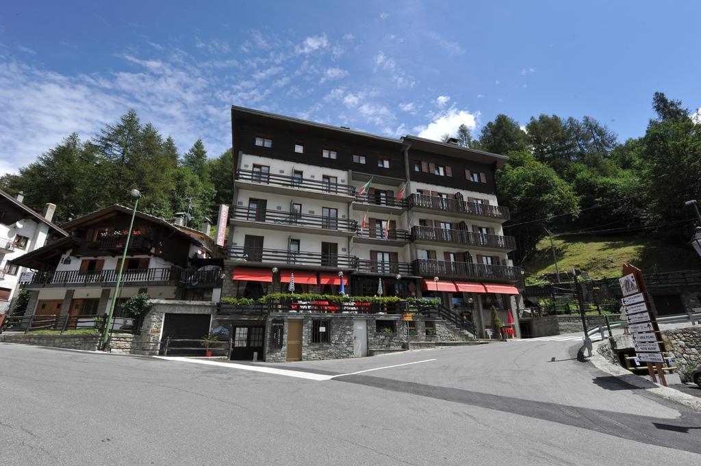 Hotel Etoile De Neige Valtournenche Buitenkant foto