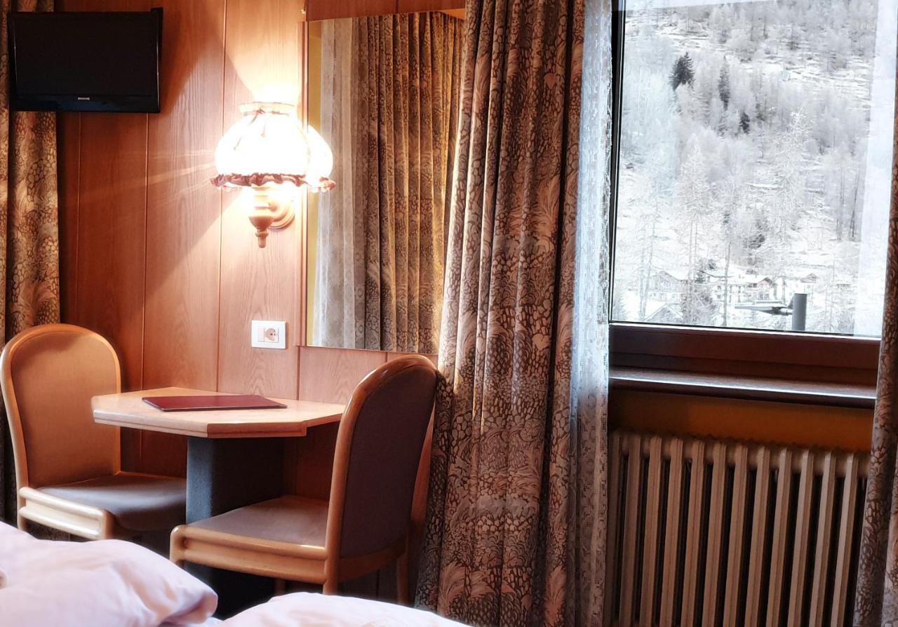 Hotel Etoile De Neige Valtournenche Buitenkant foto